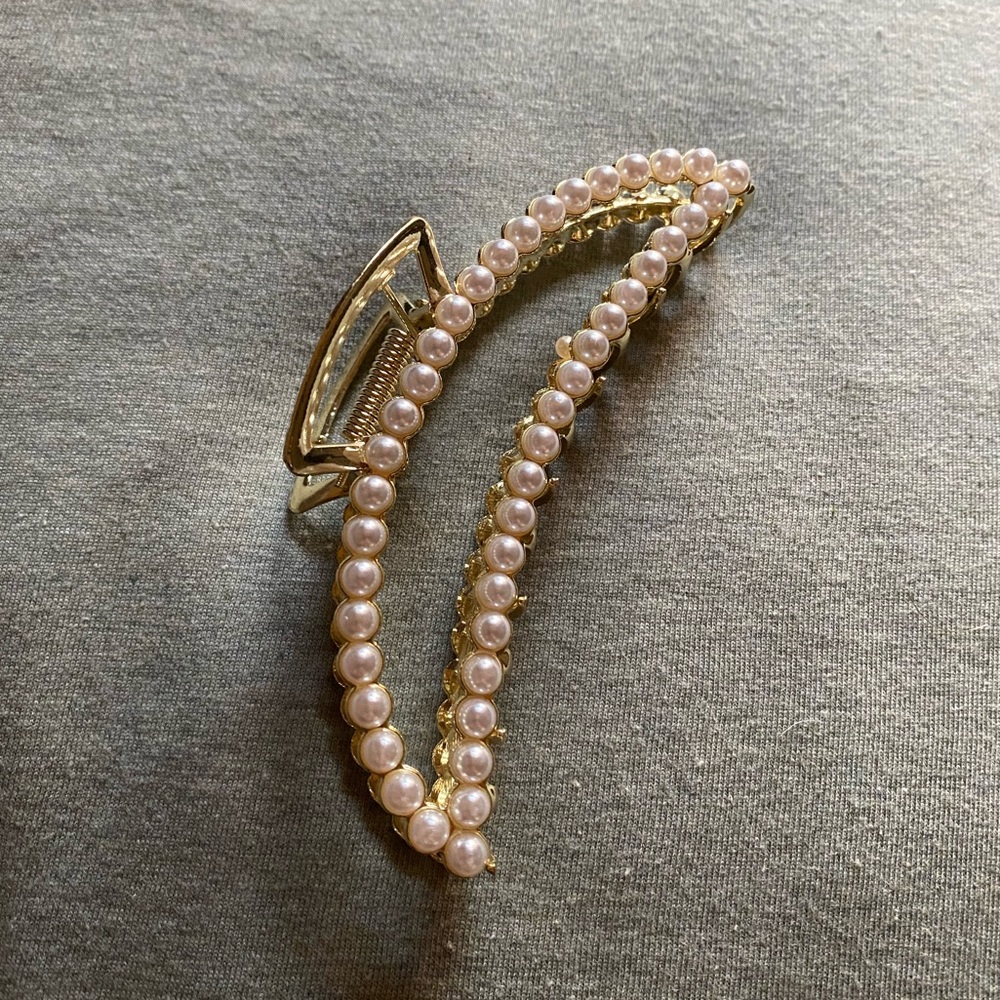 Gold Pearl Claw Clip